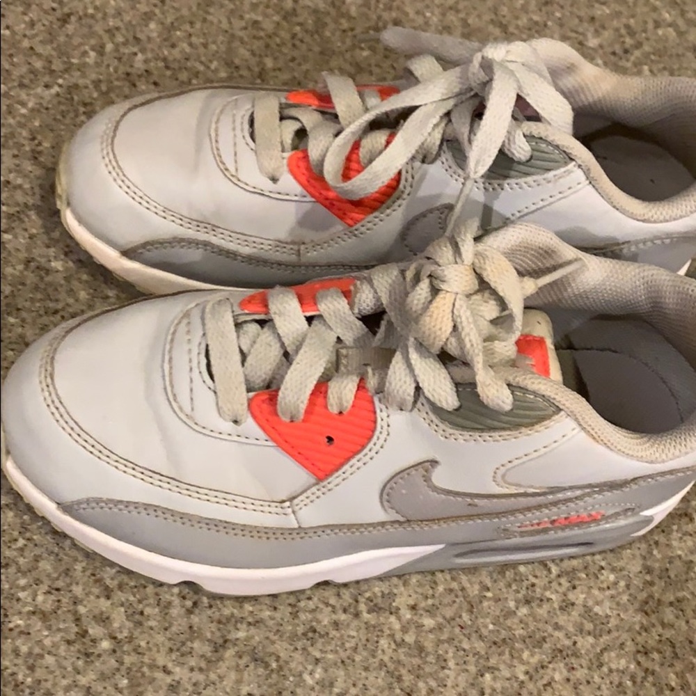 Nike - Picture 2 of 5